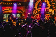 在網(wǎng)絡(luò)游戲世界中，DNF（地下城與勇士）是一款廣受歡迎的多人在線戰(zhàn)斗競技游戲。玩家可以通過創(chuàng)建角色、組隊、升級和挑戰(zhàn)副本等方式參與到游戲中來。為了更好地享受游戲的樂趣，許多玩家會選擇使用各種輔助工具或者插件來提升自己的戰(zhàn)斗力。那么，在DNF這個大千世界里，如何找到一個好的dnf插件網(wǎng)站呢？，尋找好的DNF插件網(wǎng)站