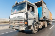 全球熱門，自由卡車游戲體驗(yàn)解析與評測，全球熱門自由卡車游戲體驗(yàn)解析與評測