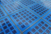 國內(nèi)首臺，超大尺寸 1.2 米 x 2.4 米鈣鈦礦太陽能電池組件激光刻蝕設(shè)備發(fā)布