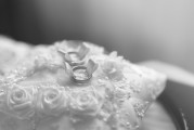 孕婦夢到別人結婚的寓意與解讀，孕婦夢到別人結婚的寓意與解析