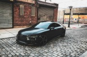如何正確扣掉車尾標以確保操作安全？這種扣掉方法對車輛改裝有何幫助？