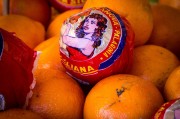 泉陽(yáng)泉：公司產(chǎn)品為預(yù)包裝食品，而非散裝食品