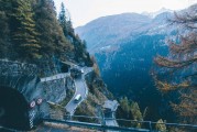 夢(mèng)中的山路行，夢(mèng)行山路，追尋心靈之旅