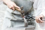 廢銅價格的波動及其在金屬市場中的影響是什么？這種價格變動如何影響相關(guān)行業(yè)的成本？