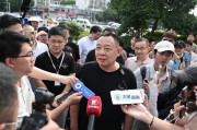 連發(fā)11條動態(tài)！于東來發(fā)聲：大家不要擔(dān)心我，若干年后，胖東來不是什么傳奇也不是神話
