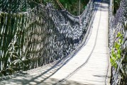 夢(mèng)中的橋，跨越現(xiàn)實(shí)與心靈的旅程