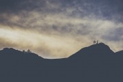免費(fèi)戰(zhàn)區(qū)游戲——一場(chǎng)引人入勝的冒險(xiǎn)，穿越時(shí)空的挑戰(zhàn)，揭開自由戰(zhàn)區(qū)神秘面紗