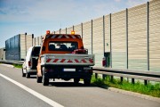 買(mǎi)新車(chē)提車(chē)時(shí)需要注意哪些事項(xiàng)？這些注意事項(xiàng)如何保障購(gòu)車(chē)安全？