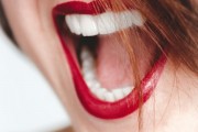 夢(mèng)到頭發(fā)長(zhǎng)長(zhǎng)了，解讀夢(mèng)境的深層含義，夢(mèng)境解讀，頭發(fā)長(zhǎng)長(zhǎng)，深層含義探究